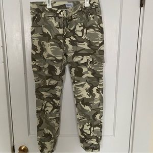 Women’s Cargo Camouflage Pants | Size 11
